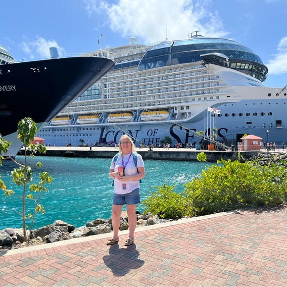 Meet your Posher, Cheri - Picture 1 of 2